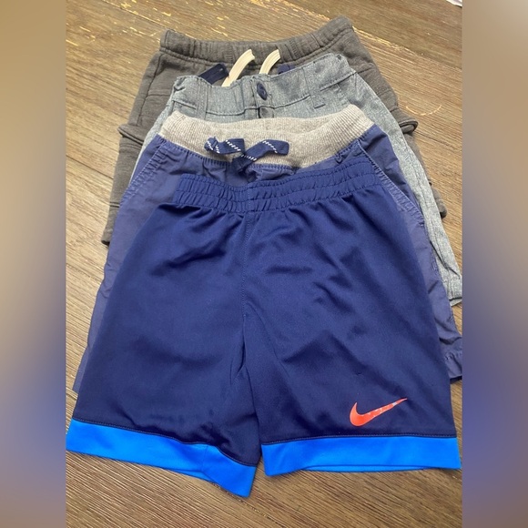 Old Navy Nike Carters  Levi’s lot of 4  boys shorts size 4 - Picture 1 of 10